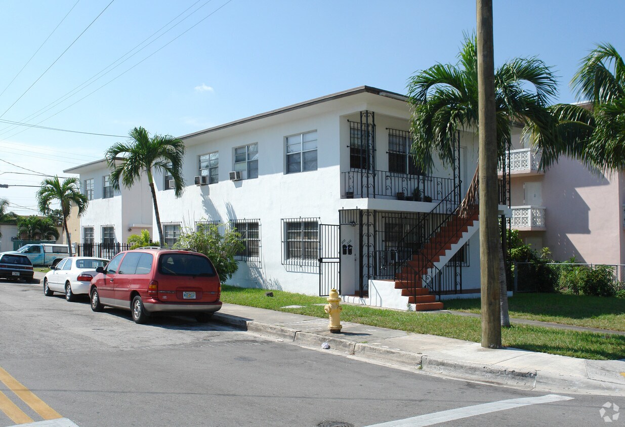 Foto del edificio - 2102 SW 1st St