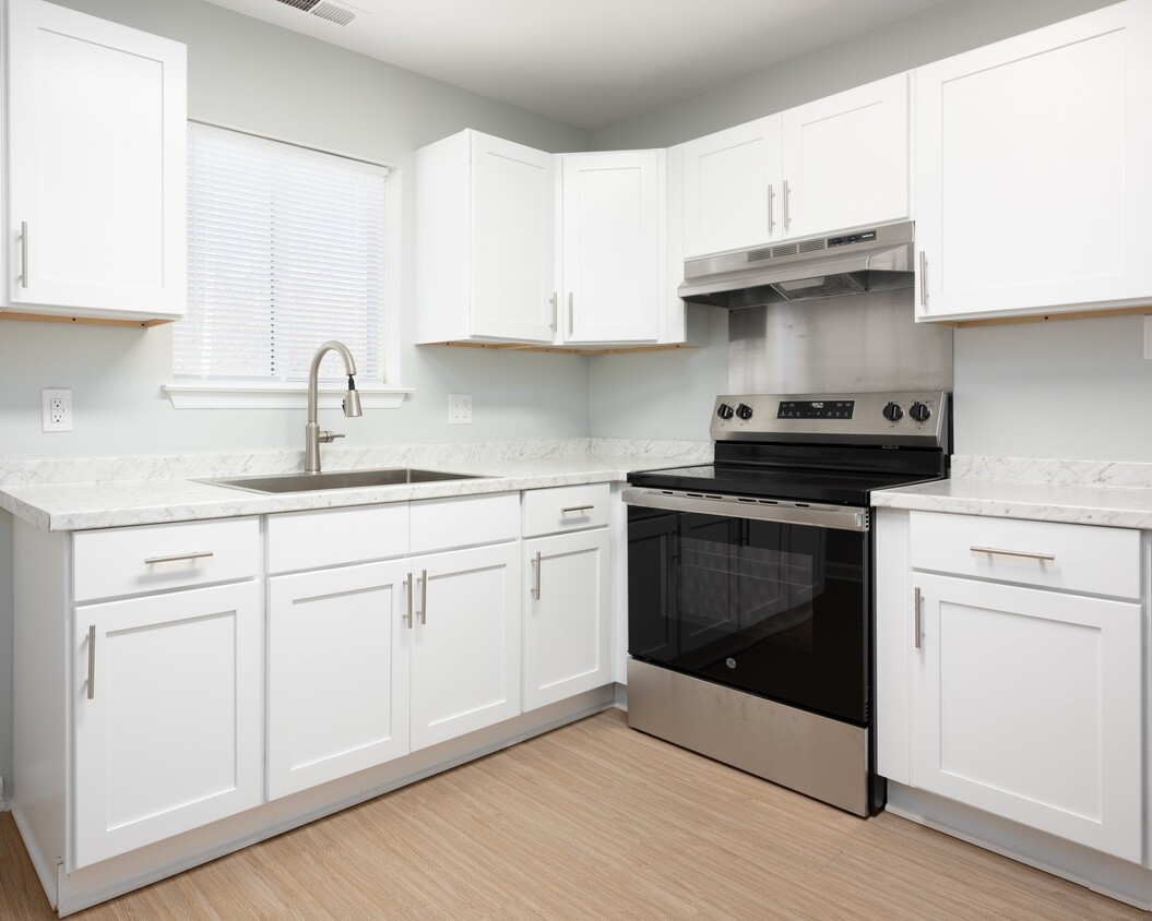 Building Photo - 2560 La Deara Crest Ln