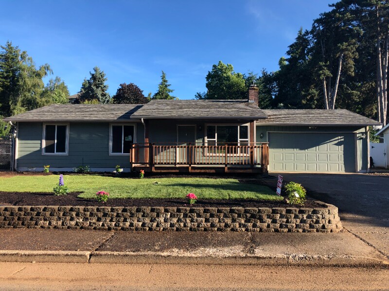 Primary Photo - 320 Kanuku St SE