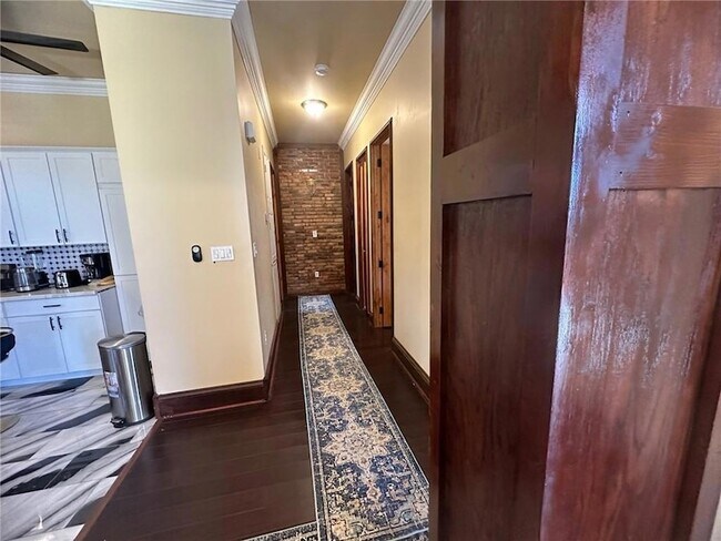 Building Photo - 5611 Rickert Dr