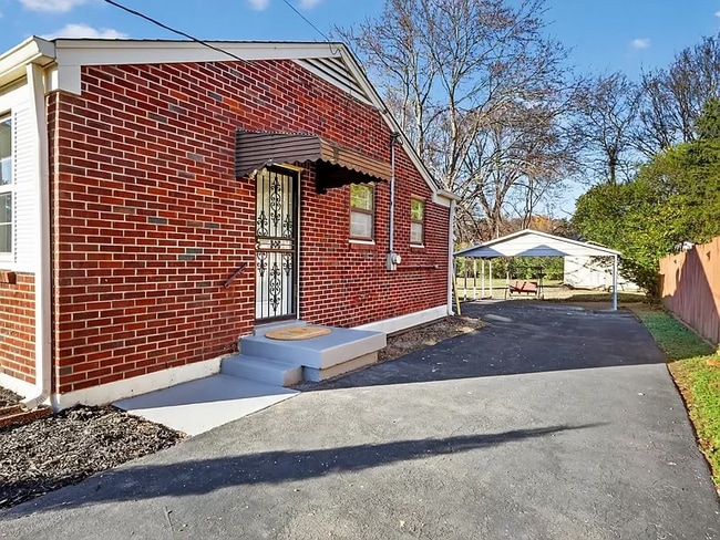 Photo - 2718 Mckeige Ct House