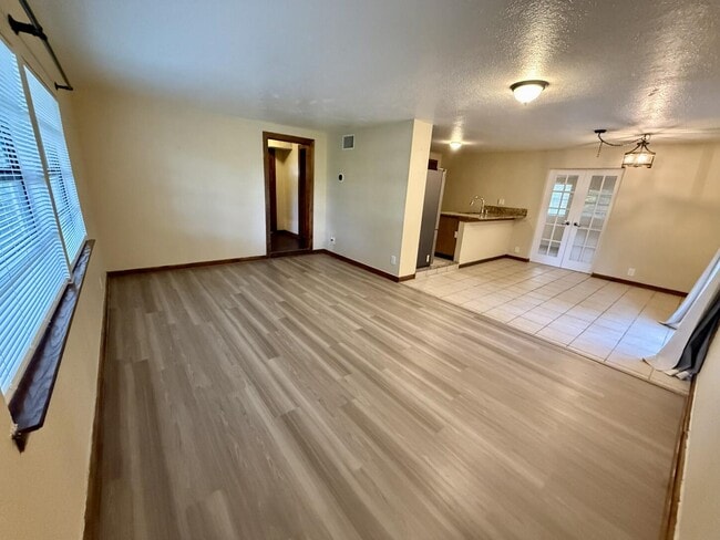 Building Photo - 17503 30th Ln N