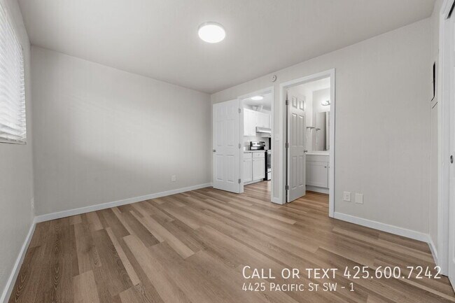 Foto del edificio - 4425 Pacific St SW