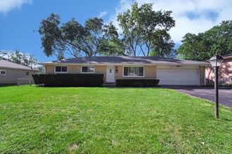 Building Photo - 879 E Holly Way