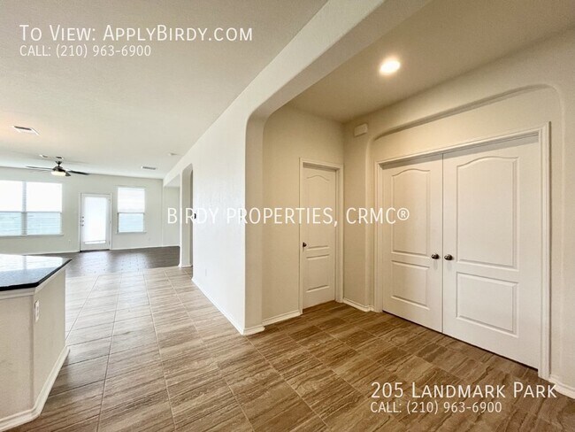 Building Photo - "Charming 3 Bed, 2.5 Bath Home in Cibolo, ...