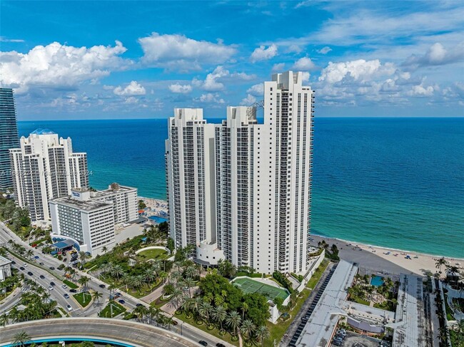 Foto del edificio - 19111 Collins Ave