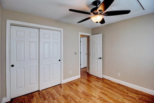 Building Photo - 2095 Fancy Oaks Dr