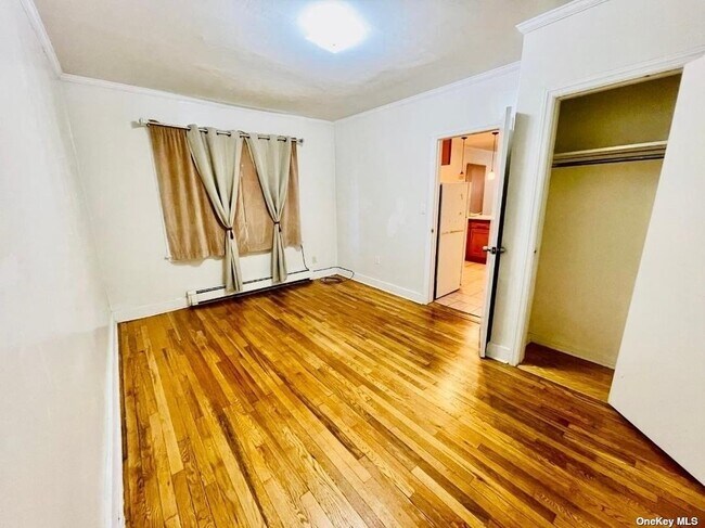 Building Photo - 157-61 25th Dr