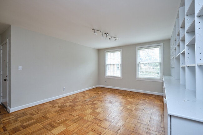 Building Photo - 2730 Ordway St NW