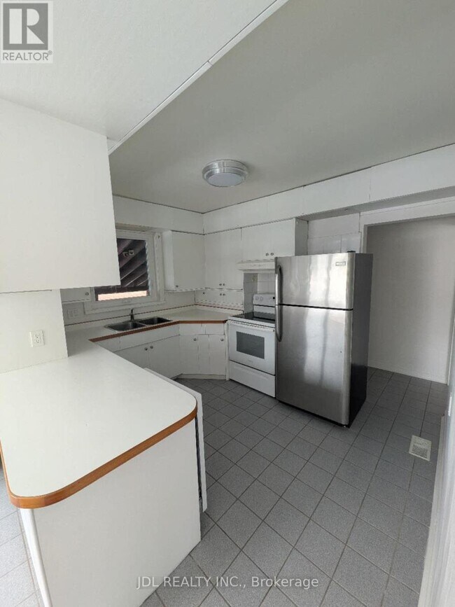 Photo du bâtiment - 345 Centre St E