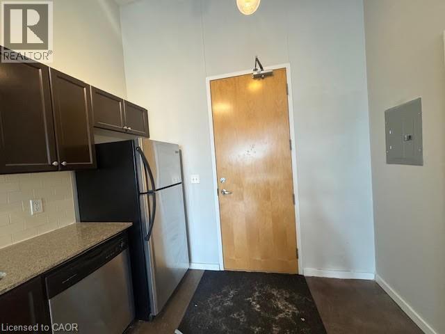 Building Photo - 410 King St W