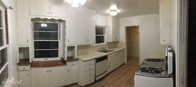 Building Photo - 3 br, 2 bath House - 145 N Catalina St