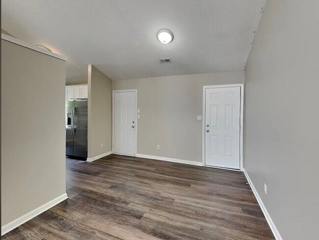 Foto del edificio - 8731 Purple Thistle Ln