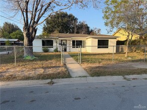 Building Photo - 5 Gumwood Ave