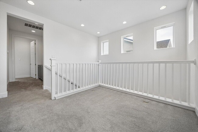 Building Photo - 1021 Chapote Ter