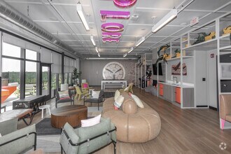 Interior Photo - Hub State Street