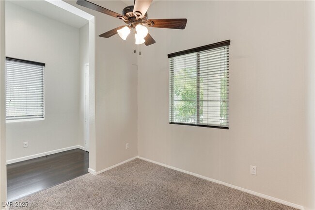 Foto del edificio - 6632 Ditmars St