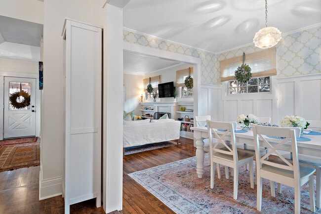 Building Photo - 131 Broadway Ave N