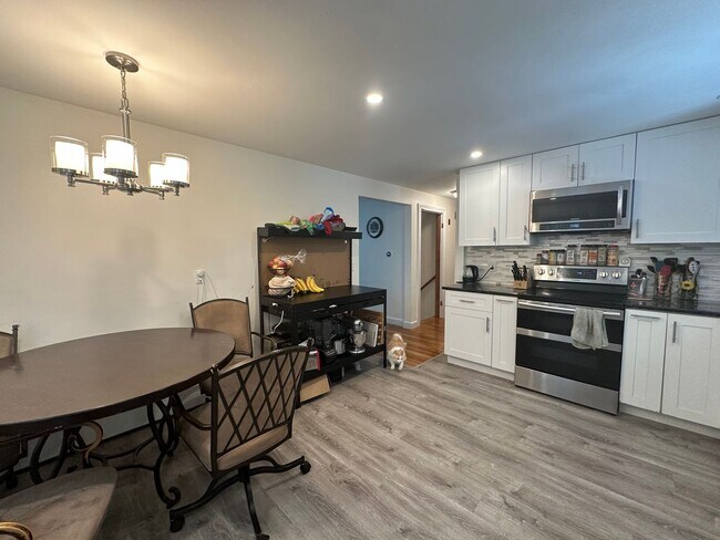 Foto del edificio - Spacious Single-Family Home for Rent - Lau...