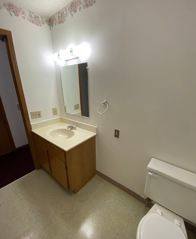 Foto del edificio - 203 N Woodwind Dr