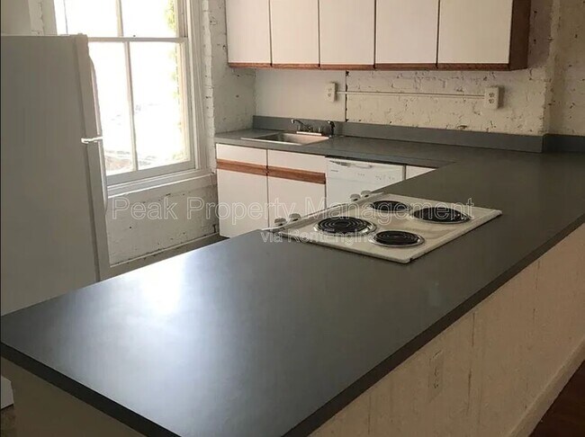 Foto del edificio - 308 W Broad St