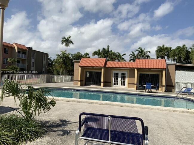Foto del edificio - 4920 NW 79th Ave