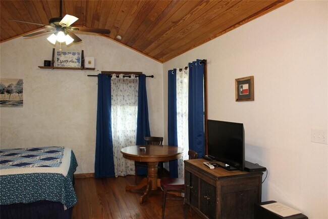 Foto del edificio - 961 Buttercup Ln