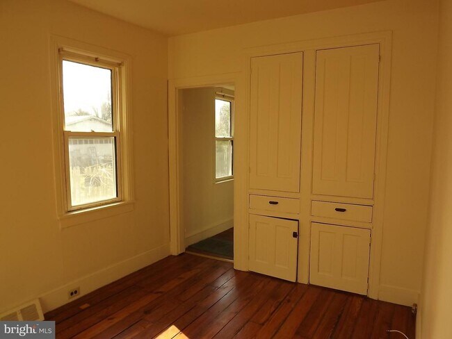 Building Photo - 25 7th St