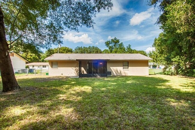 Foto del edificio - 330 Dogwood Ave