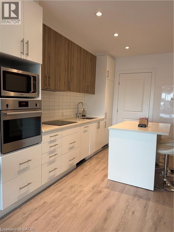 Photo du bâtiment - 181 King St S