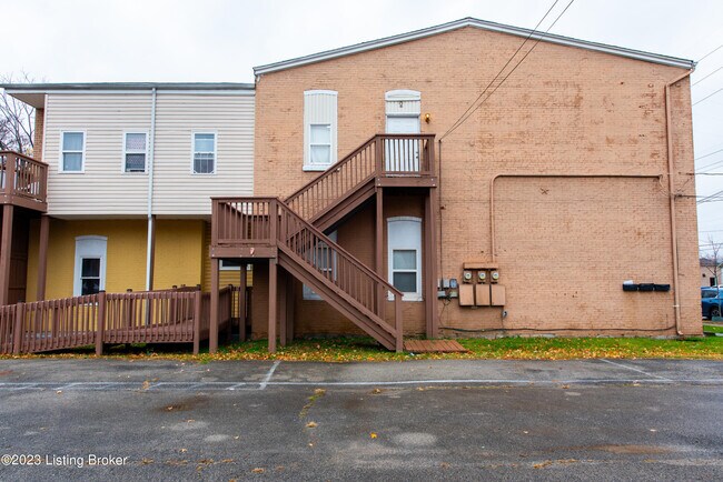 Building Photo - 636 E Breckinridge St