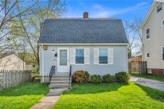 Building Photo - 5461 Clement Ave