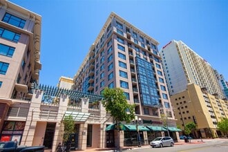 Building Photo - 530 K St