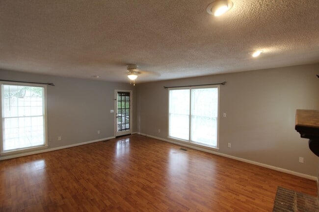 Building Photo - 2101 3rd Pl S