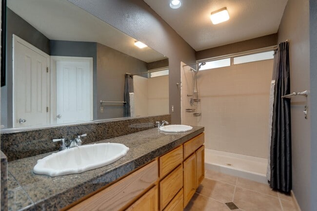 Building Photo - 6115 Brahms Ct