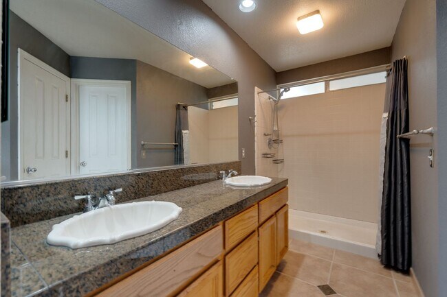 Foto del edificio - 6115 Brahms Ct