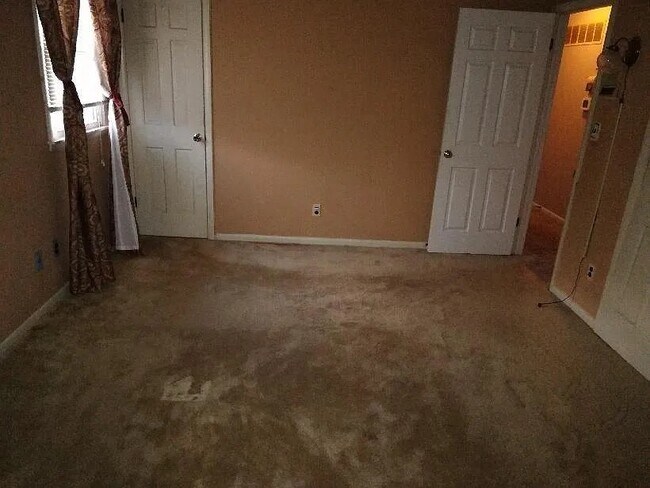 Foto del edificio - 7823 Perry Rd