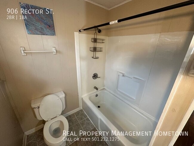 Building Photo - 906 Rector St