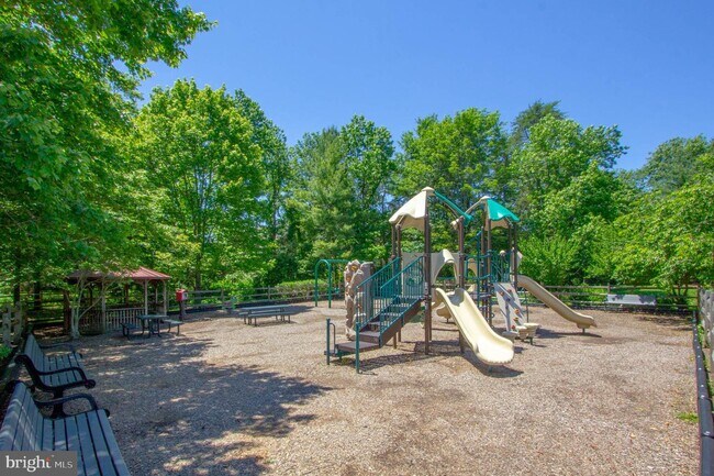 Foto del edificio - 6517 Trillium House Ln