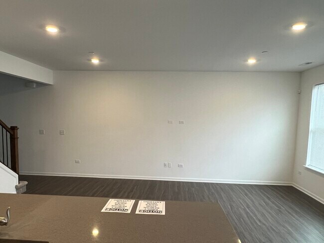 Building Photo - 2705 Fieldcrest Dr