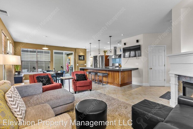 Building Photo - 2 br, 2.5 bath House - 61567 Odell Lake Drive