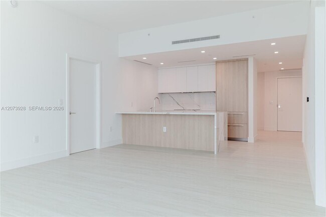 Foto del edificio - 2411 Laguna Cir
