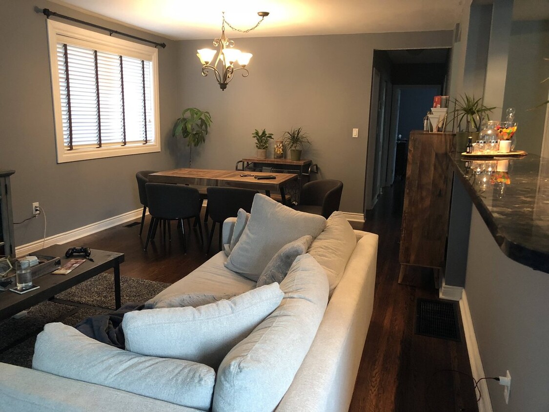 Photo principale - 11 Wellesworth Dr