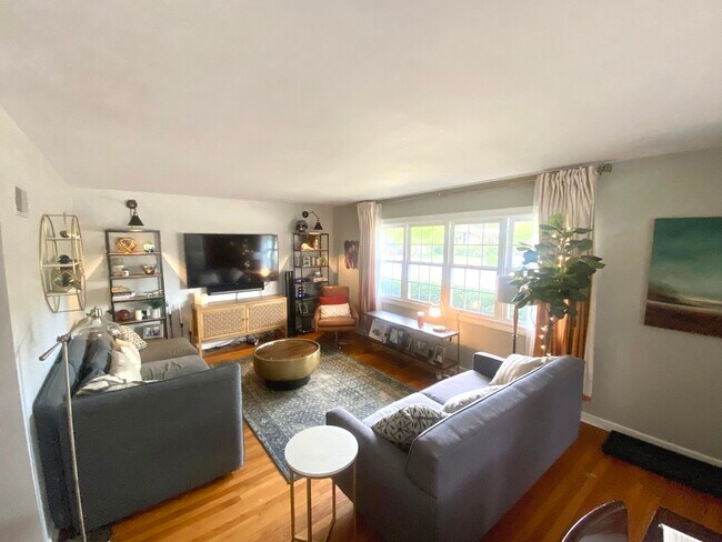 Foto del edificio - 9220 Oak Park Ave