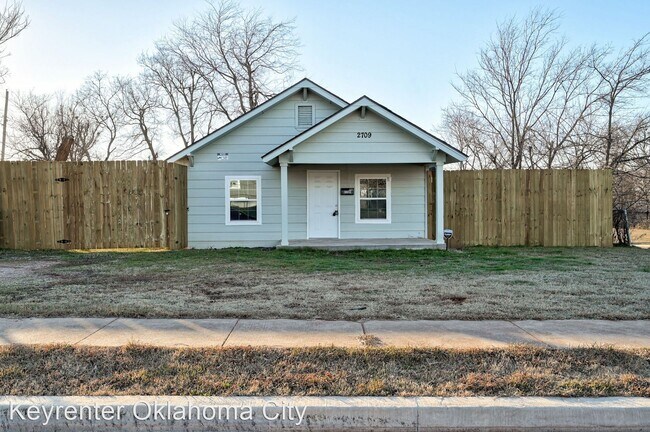 Foto del edificio - 2 br, 1 bath House - 2709 N Fonshill Ave