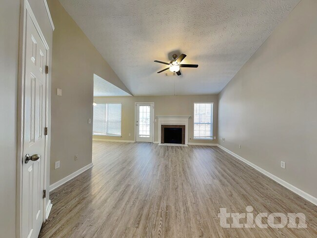Foto del edificio - 8583 Misty Creek Cir