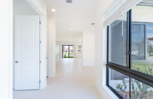 Building Photo - 4380 SW 177th Ave