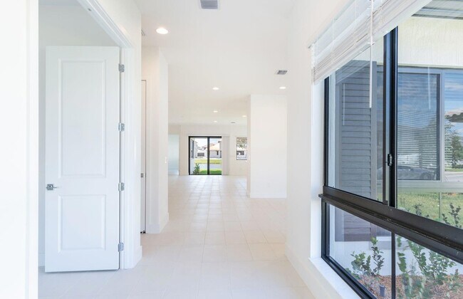 Foto del edificio - 4380 SW 177th Ave