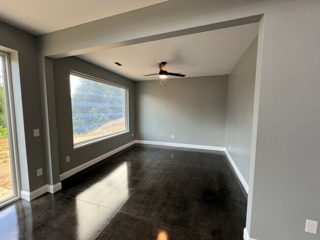 Foto del edificio - 2911 Evergreen Ln SW
