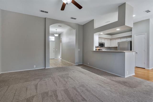 Building Photo - 2505 Woodhaven Dr